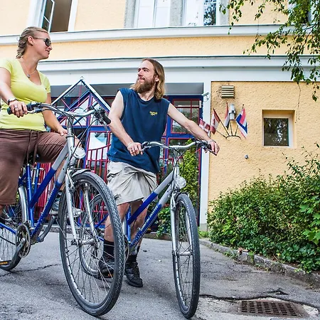 Yoho - International Youth * Σάλτσμπουργκ