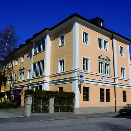 Hostel Yoho - International Youth