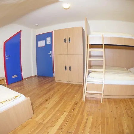 Yoho - International Youth * Σάλτσμπουργκ