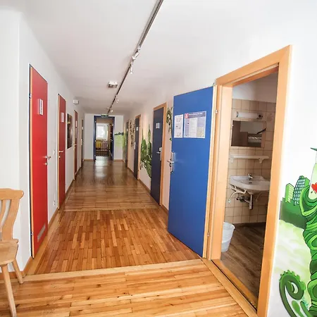 Yoho - International Youth * Salzburg