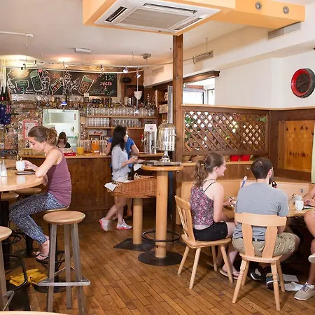 Hostel Yoho - International Youth